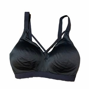 VS Sport Lightweight Strappy Sports Bra